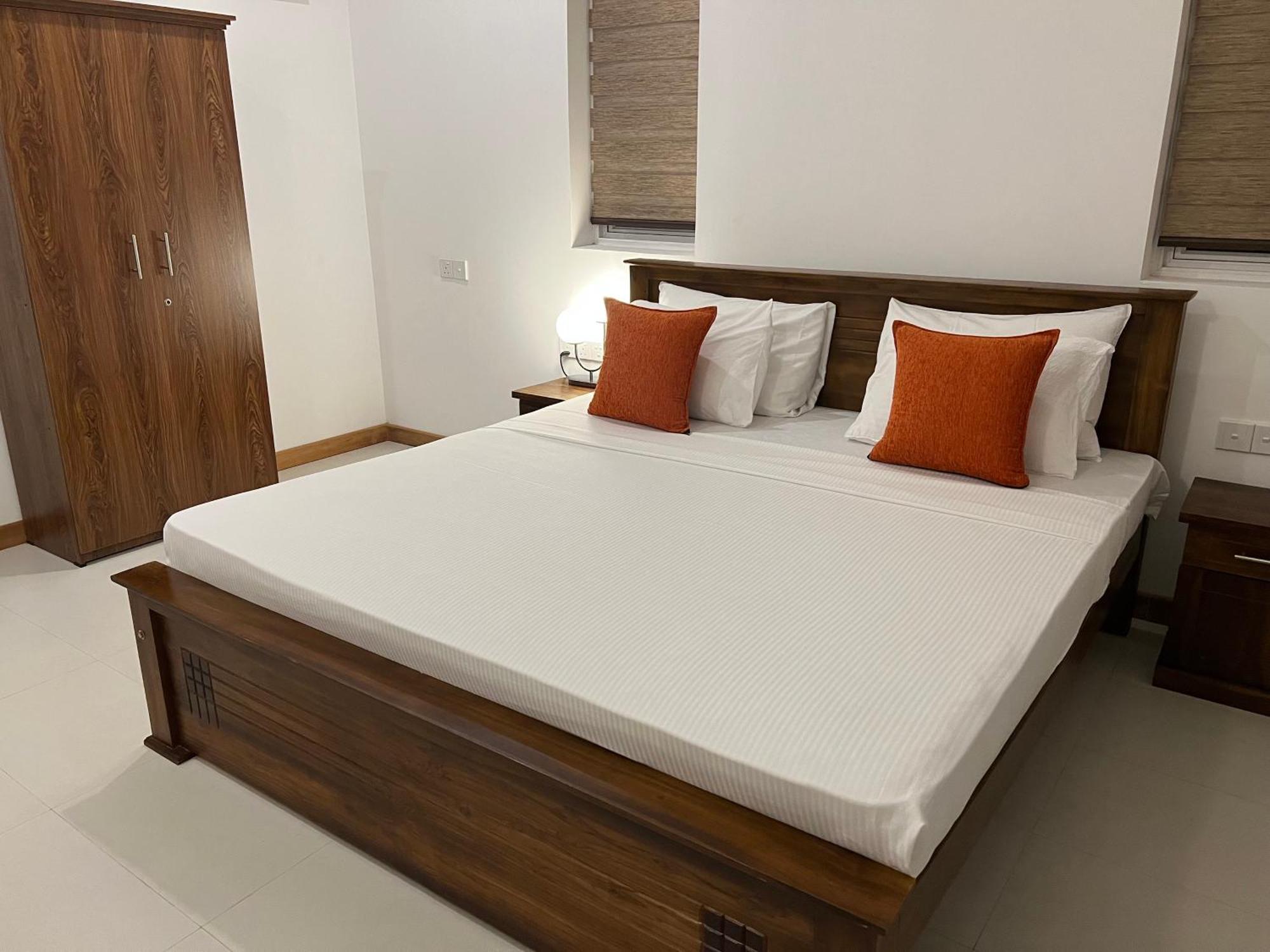 Silina Airport Transit Hotel & Residence Катунаяка Экстерьер фото