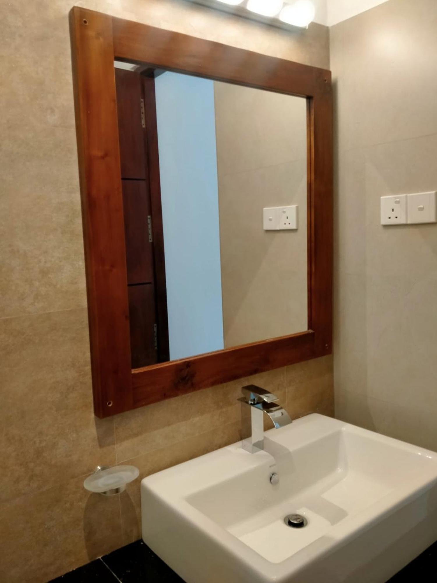 Silina Airport Transit Hotel & Residence Катунаяка Экстерьер фото