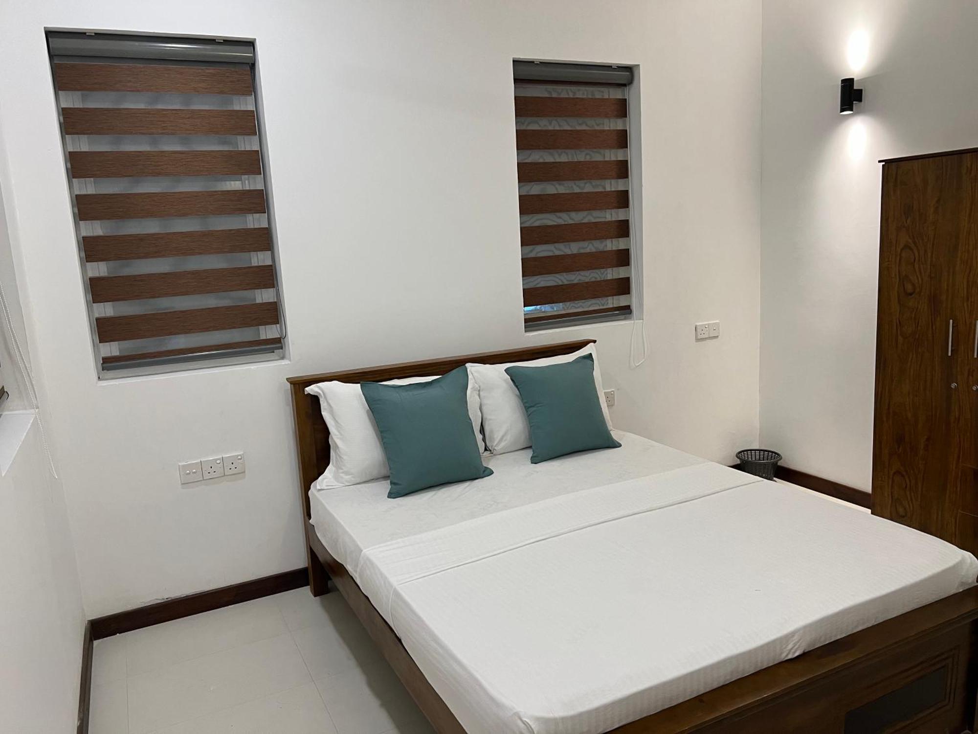 Silina Airport Transit Hotel & Residence Катунаяка Экстерьер фото
