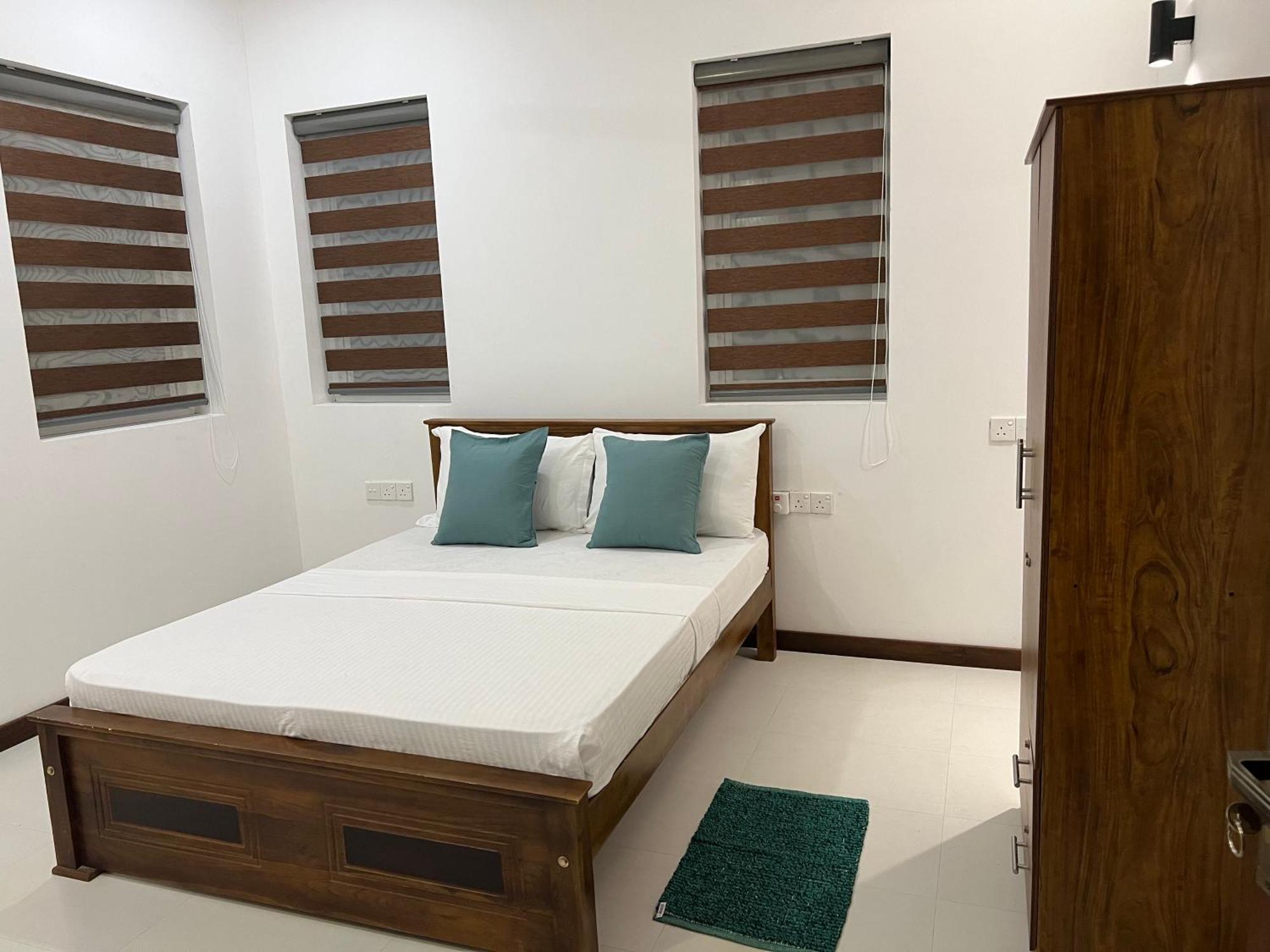 Silina Airport Transit Hotel & Residence Катунаяка Экстерьер фото